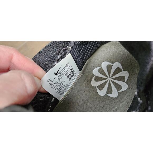 Nike Air‎ Vapormax Sz 6.5 2020 Flyknit FK TRIPLE BLACK DARK GREY - Picture 10 of 16